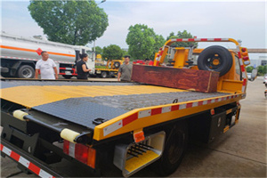 永胜附近拖车电话号码服务