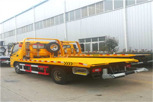 永胜附近拖车救援搭电